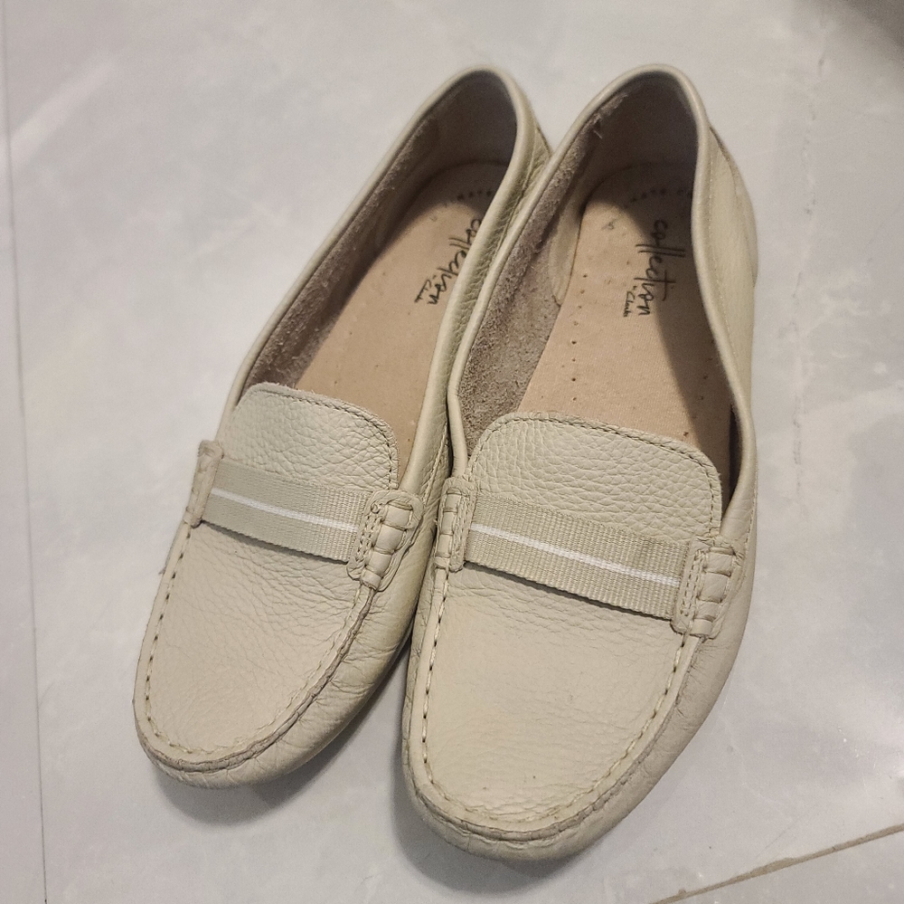 Clarks size 8 Womem